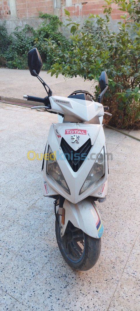 Peugeot 150 cc 2015