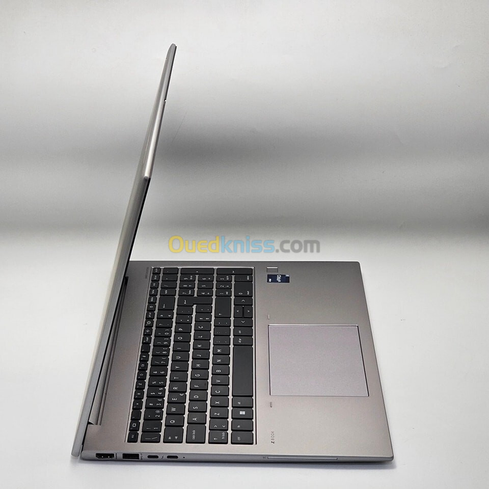 HP ZBOOK FIREFLY 16 G10 / 13th I7-1365U / 32GO DDR5 / 512GO SSD / NVIDIA RTX A500 04GO / 16" FHD+