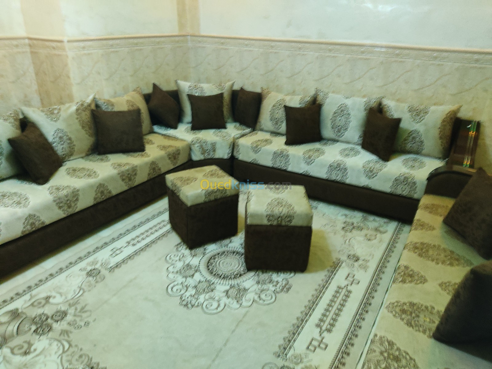 des fauteuilles a vendre ارائك للبيع 