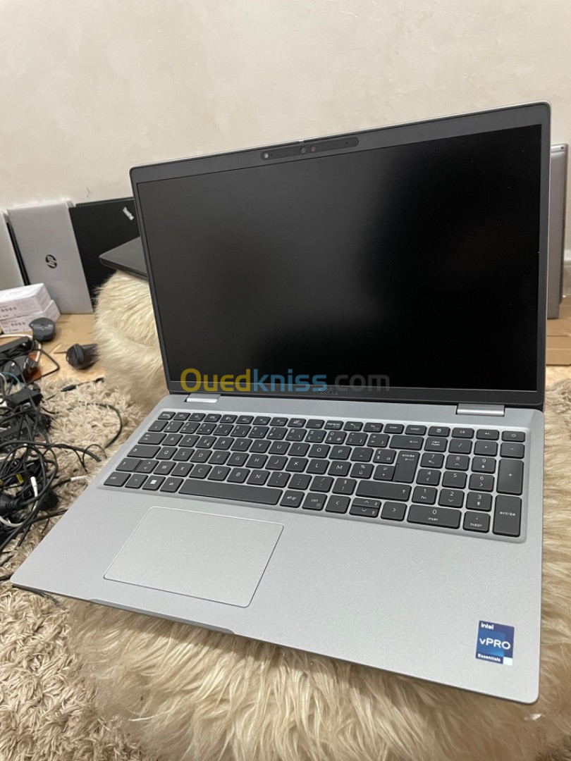 DELL LATITUDE 3570 i7-1255U 16G 512SSD NVIDIA T550 4G DDR6