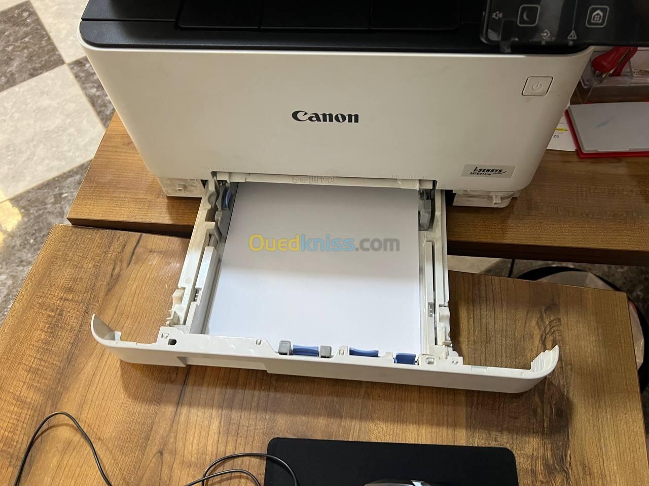 طابعة من نوع CANON MF641Cw