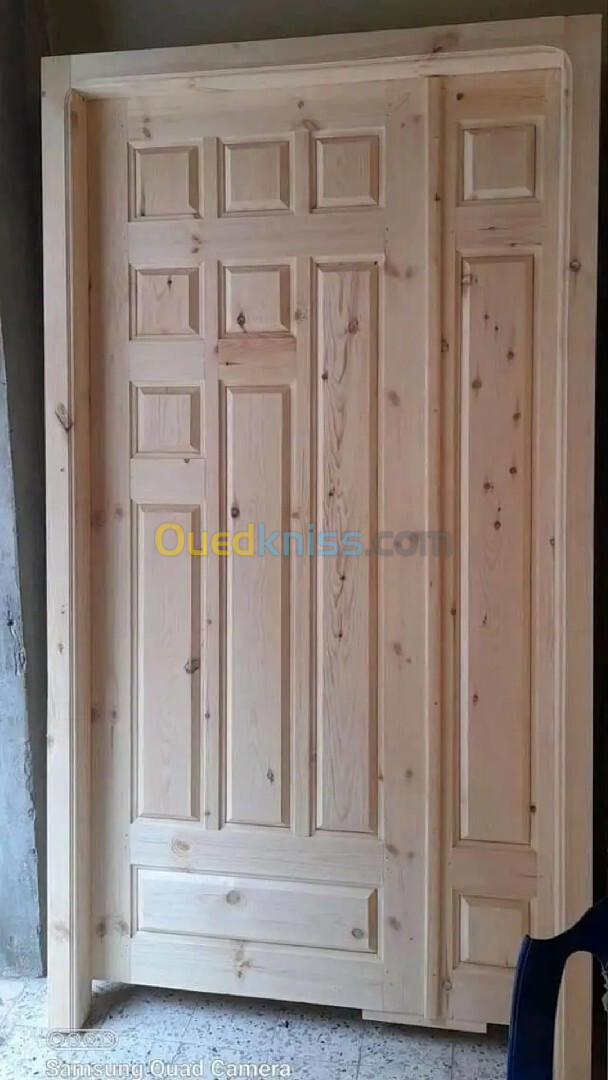 Porte chambre en bois rouge 