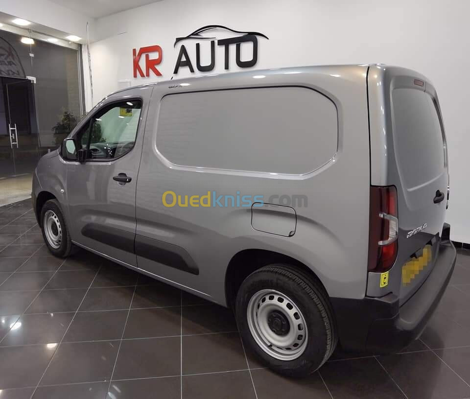 Fiat DOBLO 2024 Italie