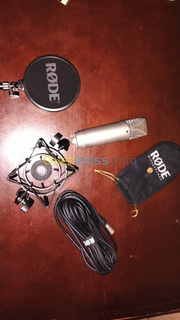 Gloster  Mic Rode Nt1a And Focusrite Scarlett 2i2 3rd Gen  