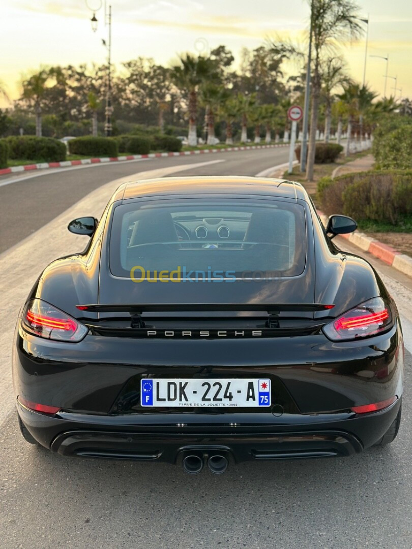 Porsche Cayman 2017 718