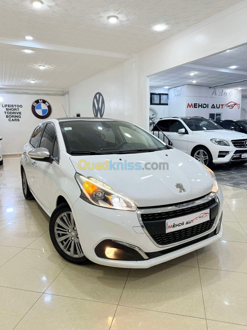 Peugeot 208 2015 Allure