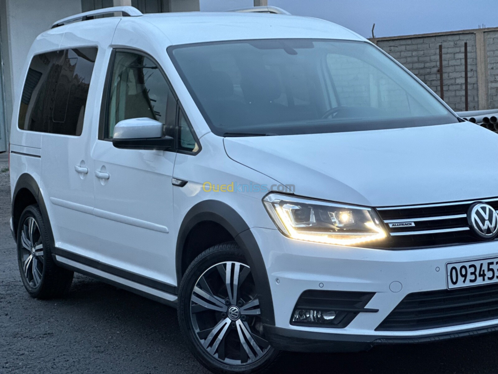 Volkswagen Caddy 2017 Alltrack