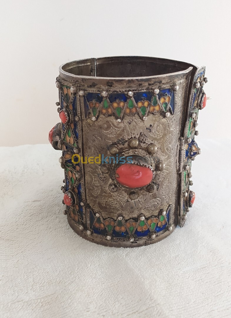 Magnifique ancien khelkhel kabyle en argent +Corail rouge (pièce de collection)l 