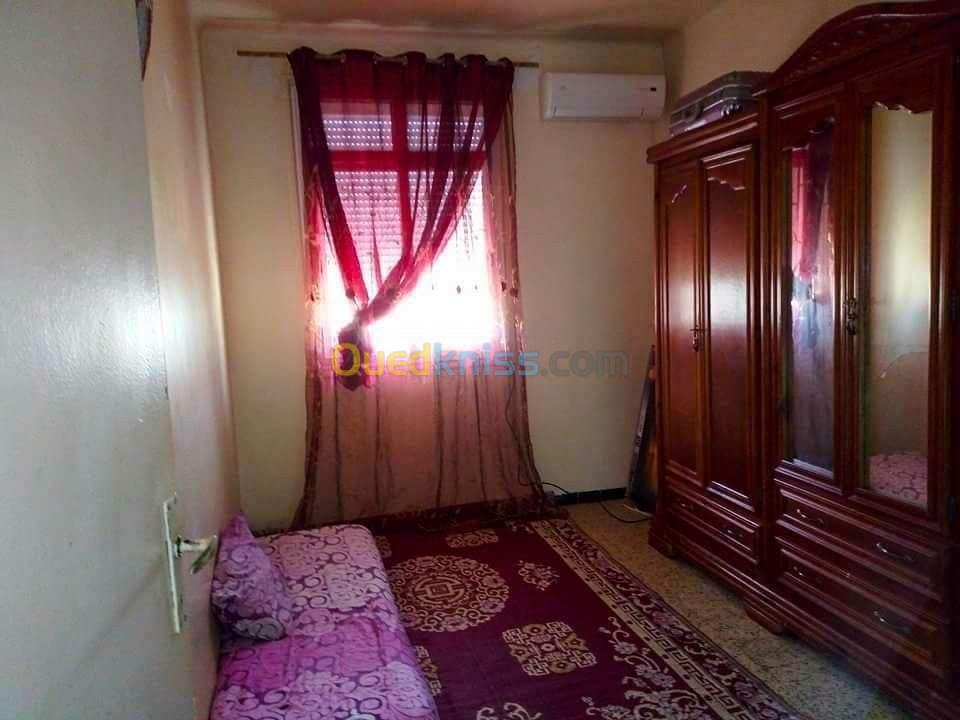 Location vacances Appartement F3 Skikda Collo