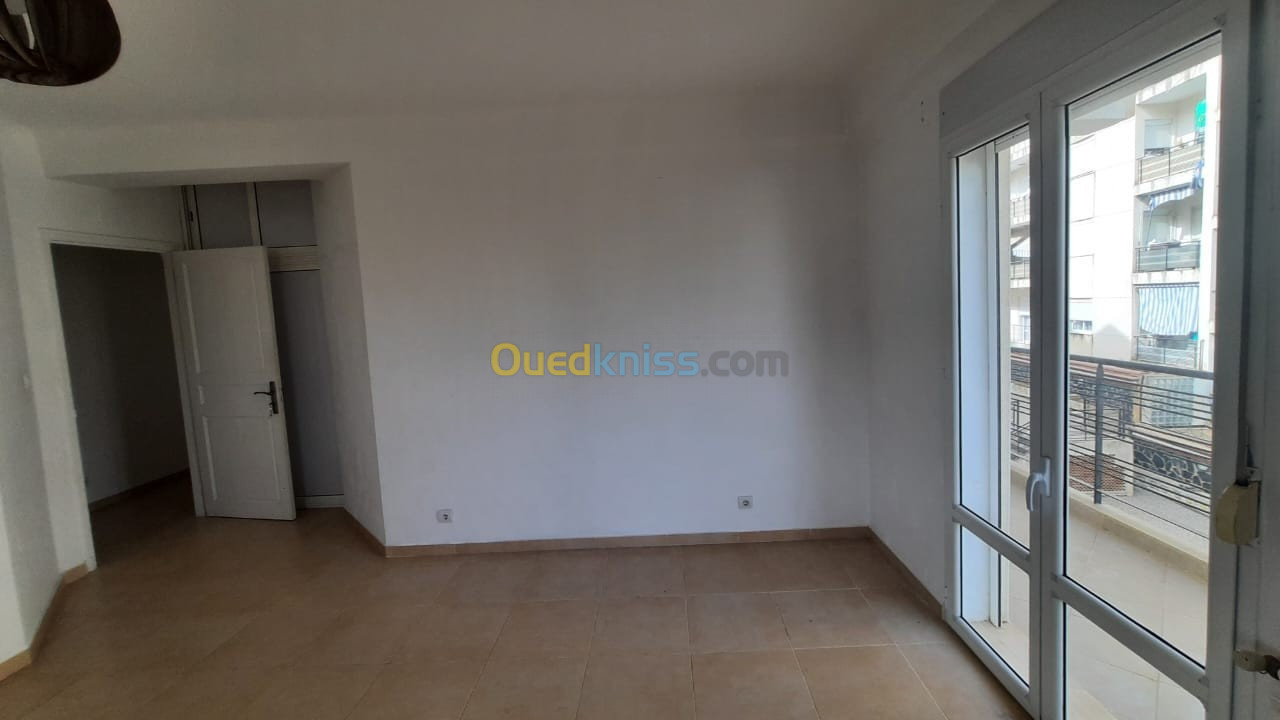 Location Appartement F4 Alger Ain naadja