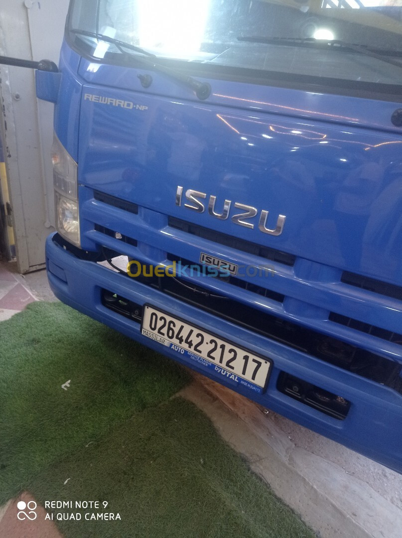 ISUZU NPR71 Isuzu 2012