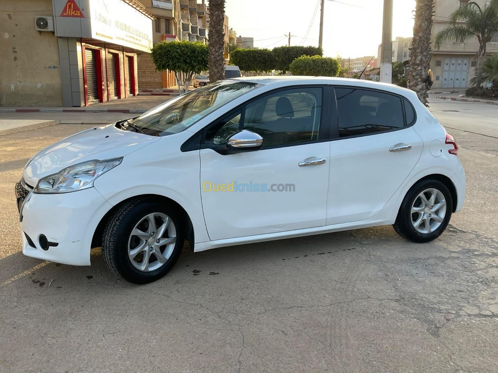 Peugeot 208 2015 