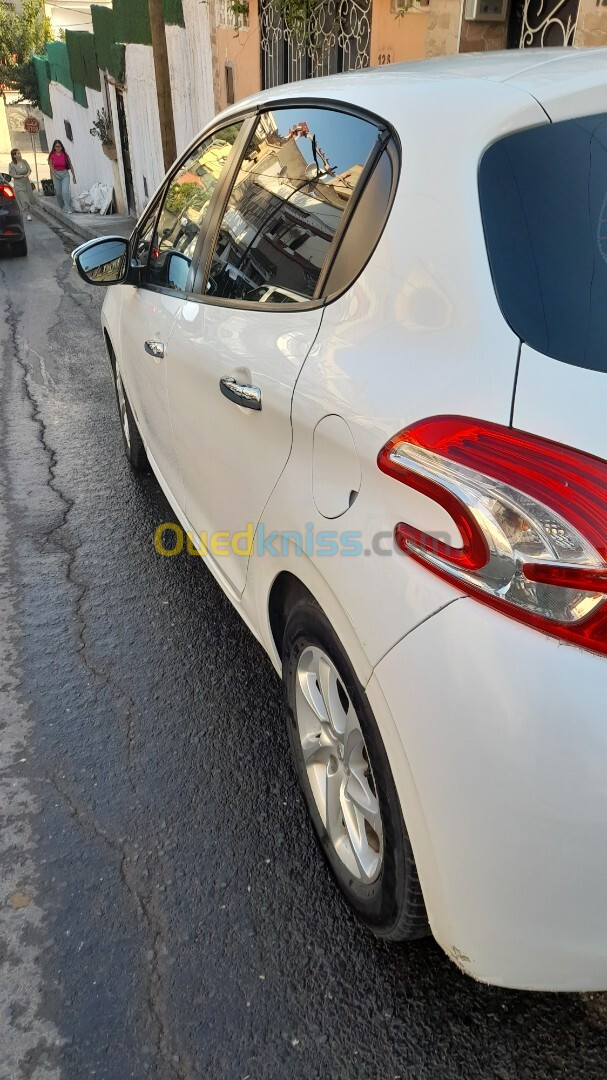 Peugeot 208 2015 Active Facelift