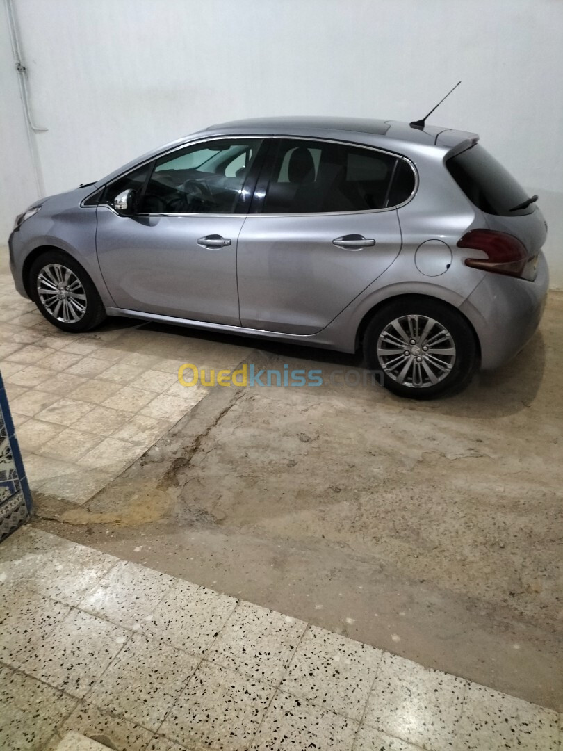 Peugeot 208 2019 Allure