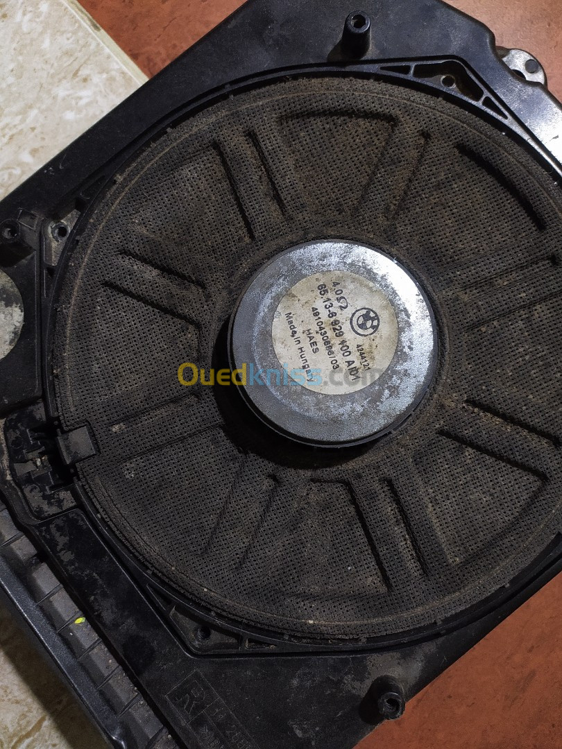 boite basse centrale subwoofer pour bmw  