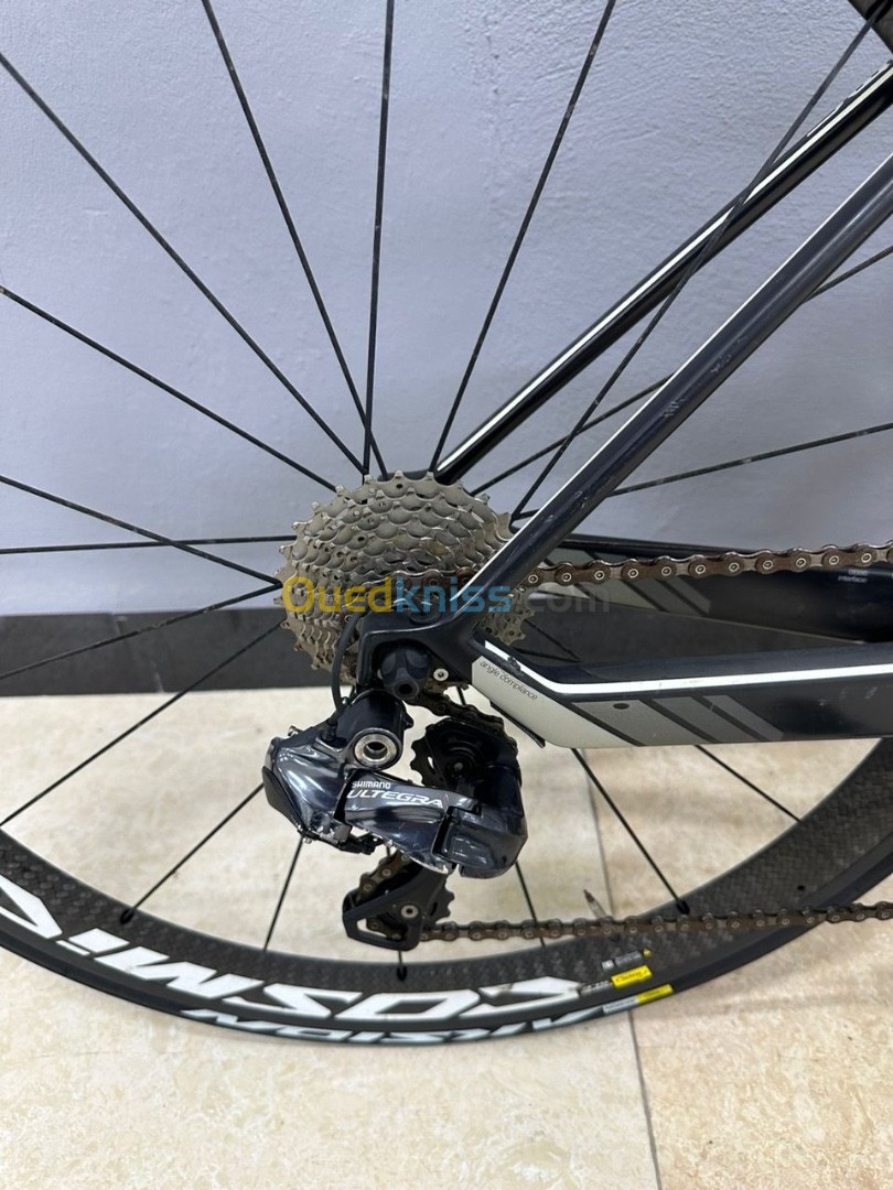 Vélo course BMC grand fondo gf01  Ultegra électrique 