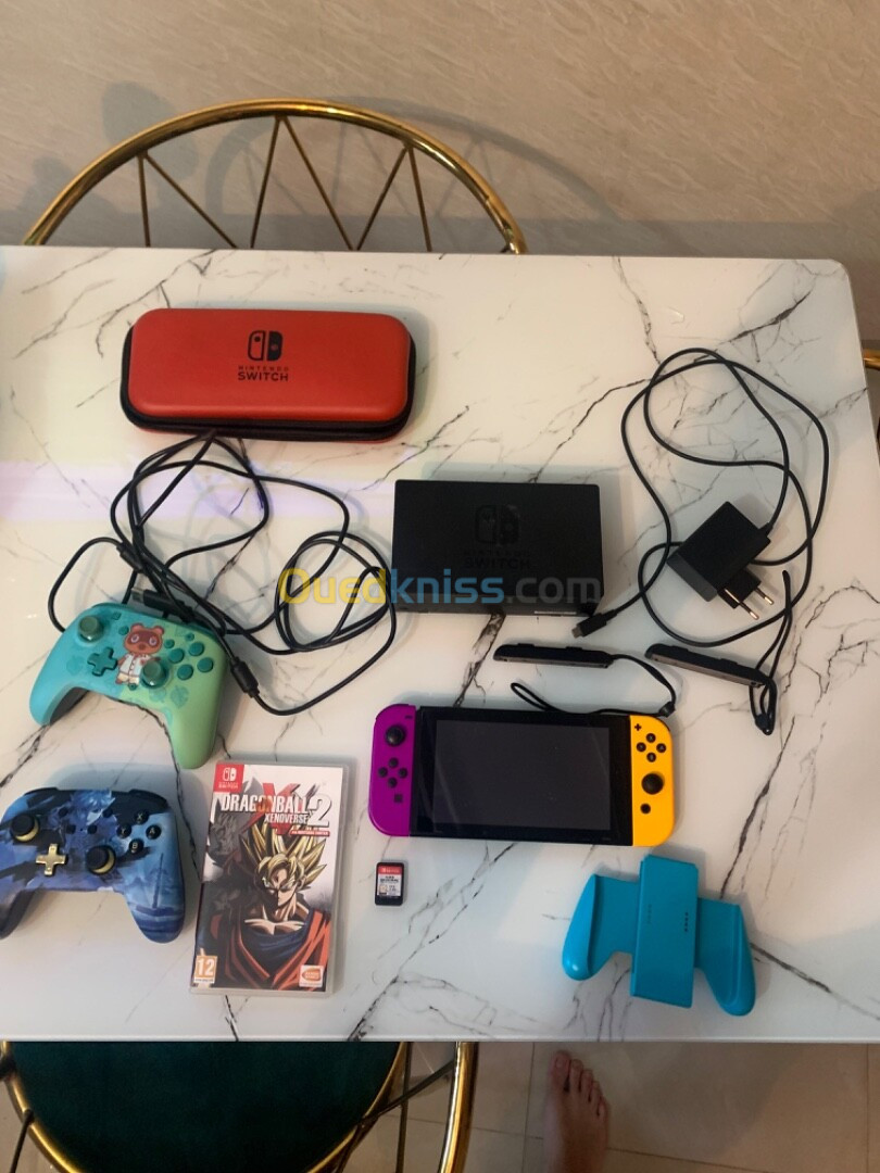 nintendo switch avec chargeur manette sans fil manette avec fil +pochette et socle pour télé 