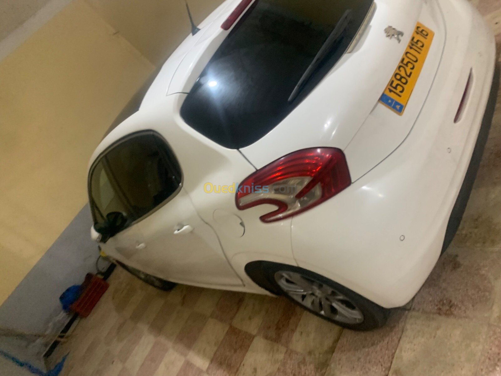 Peugeot 208 2015 208 hdi