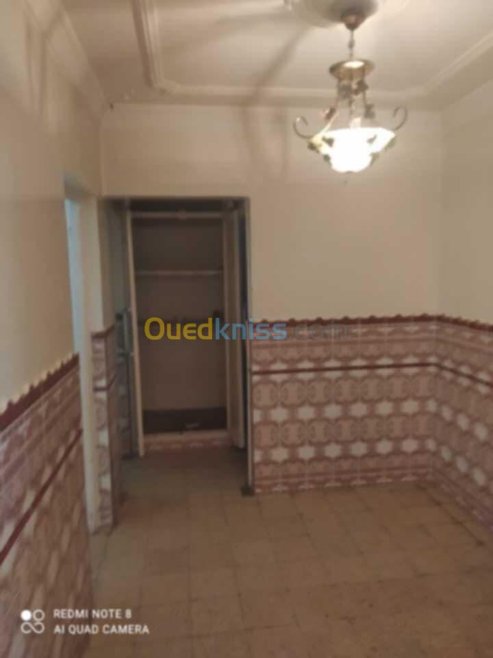 Cherche location Appartement F3 Blida Ouled yaich