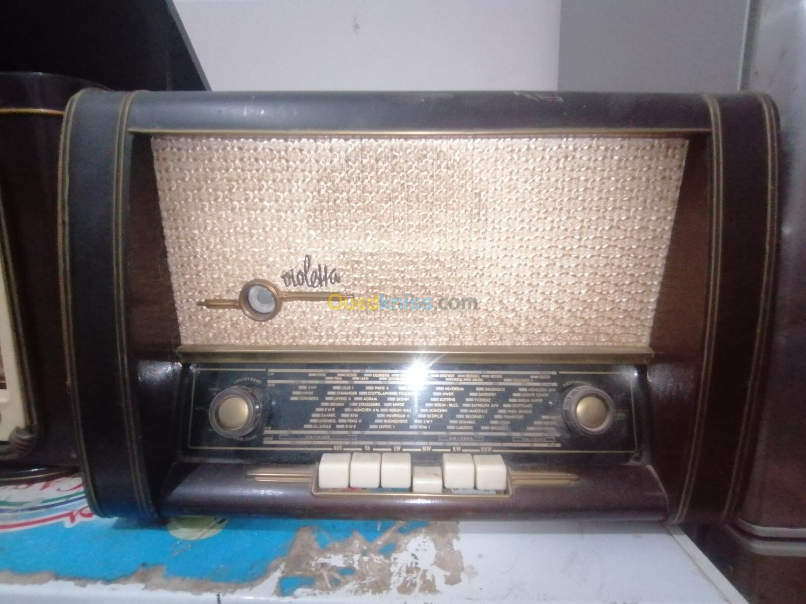 trois radio anciennes 