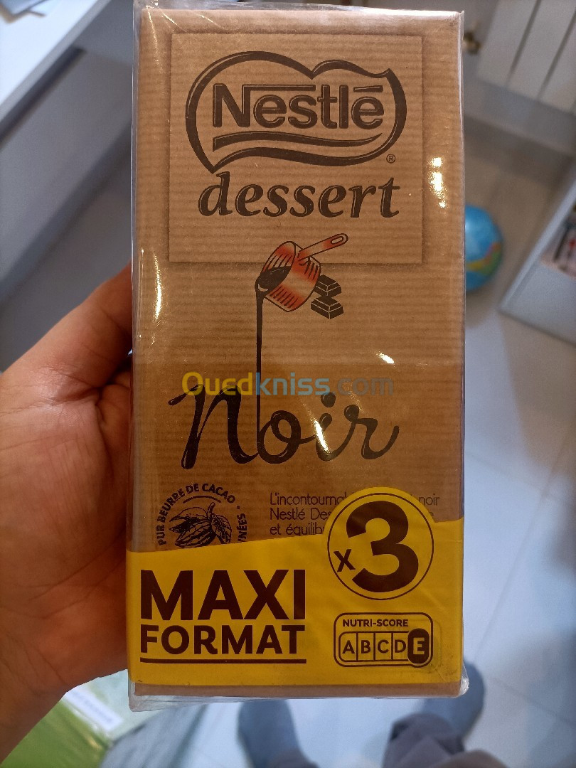 Tablette de chocolat noir Nestlé Dessert