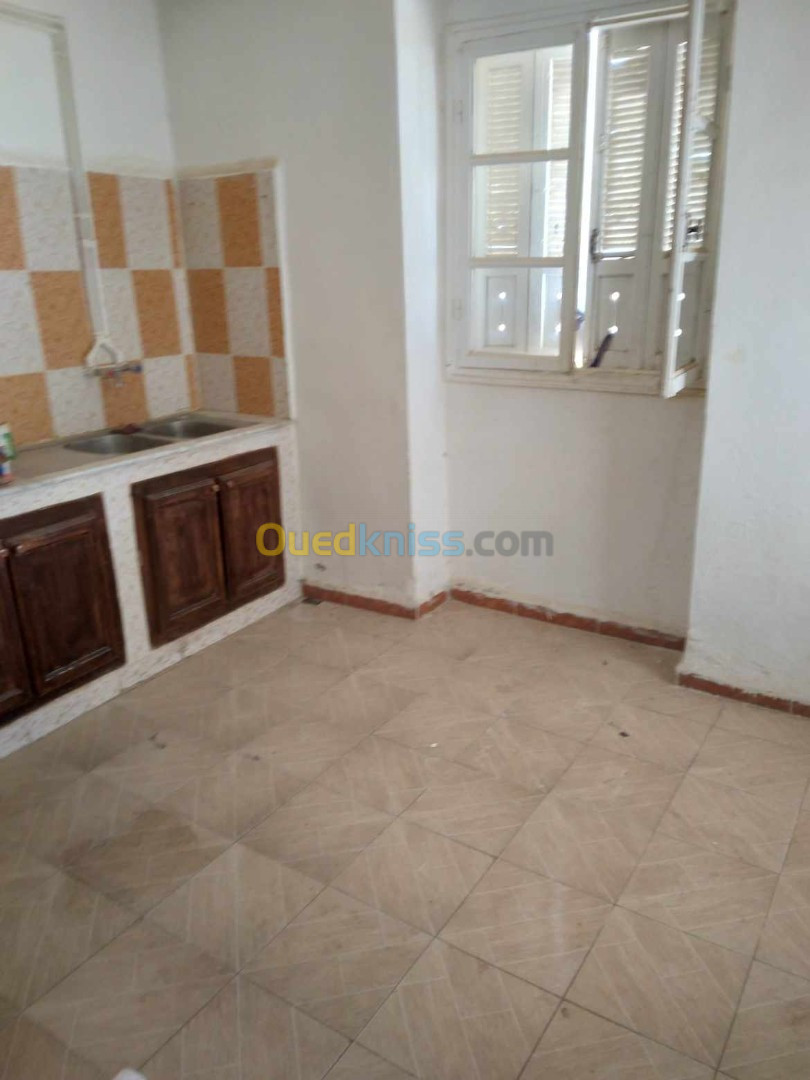 Location Appartement F4 Batna Batna