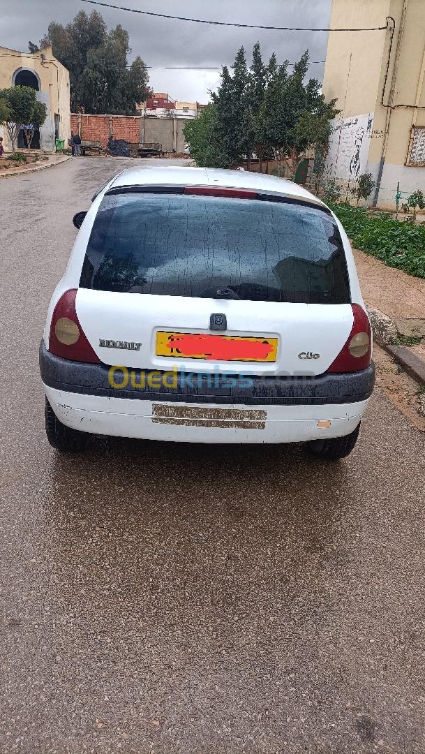 Renault Clio 2 2000 نقية