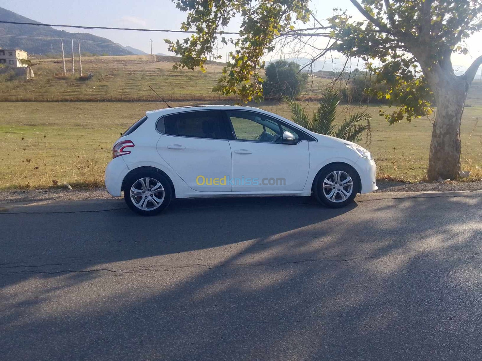 Peugeot 208 2015 