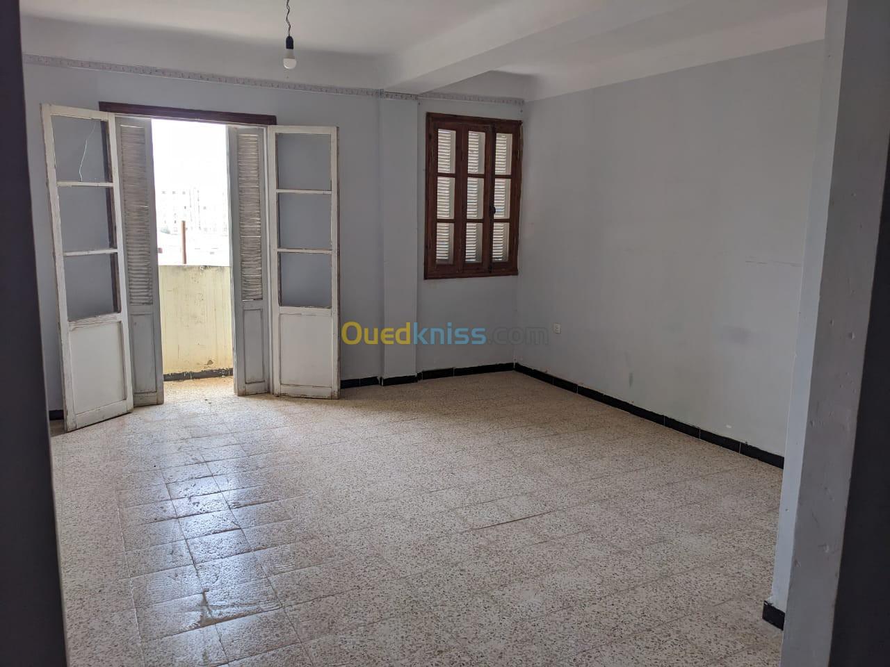 Vente Appartement F3 Relizane Belassel bouzegza