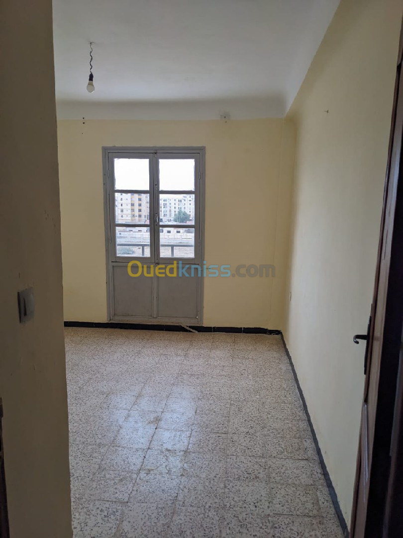 Vente Appartement F3 Relizane Belassel bouzegza