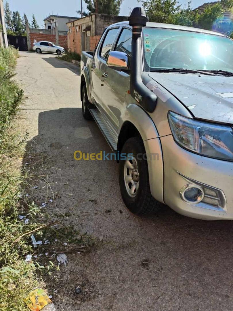 Toyota Hilux 2015 LEGEND DC 4x4