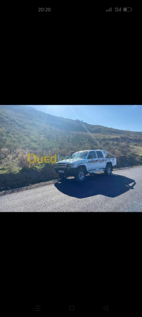 Toyota Hilux 2004 4×4