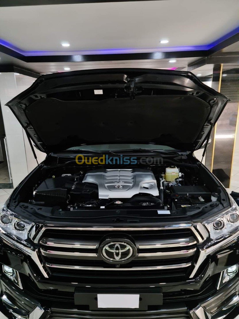 Toyota Land Cruiser 2022 VXR Grand Touring S