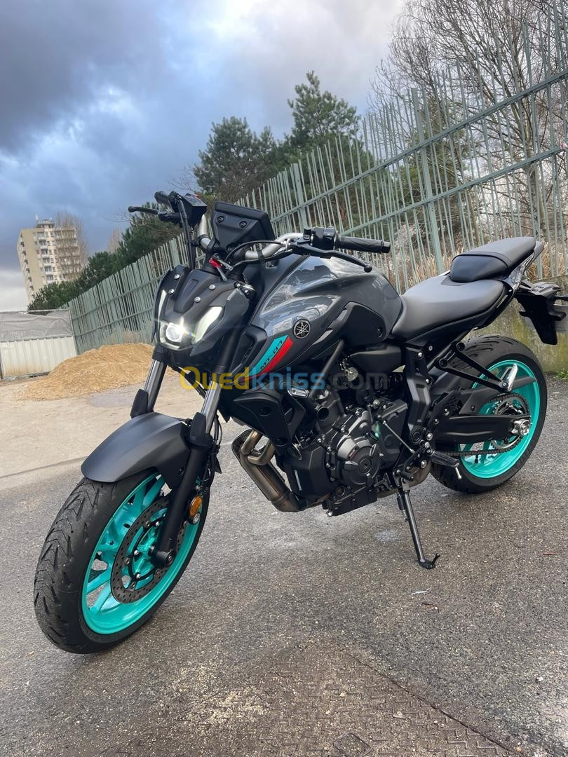 Yamaha MT 07 débridé 2024