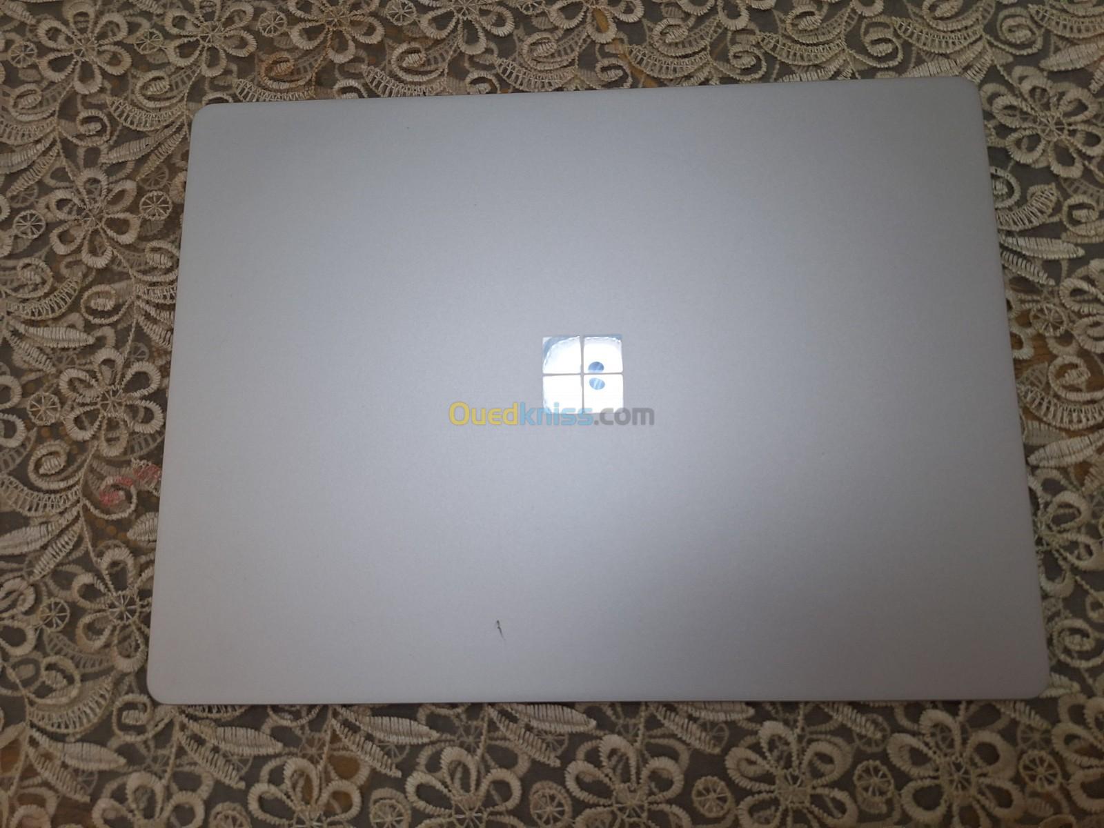 Surface Laptop GO