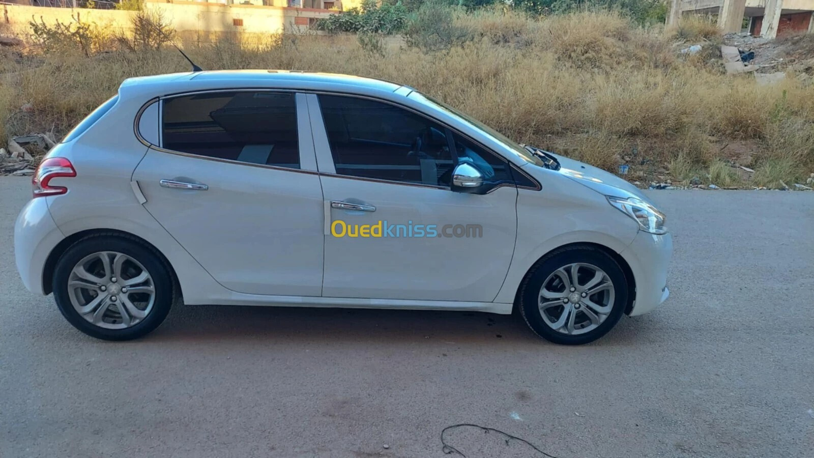 Peugeot 208 2015 Allure