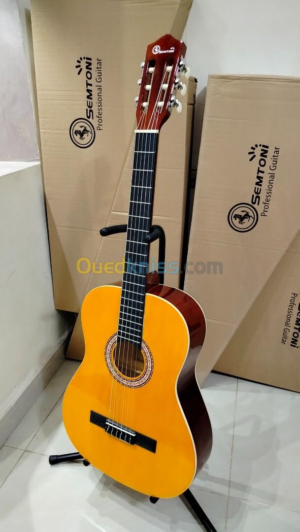 Guitares classiques "SEMTONI" neufs 