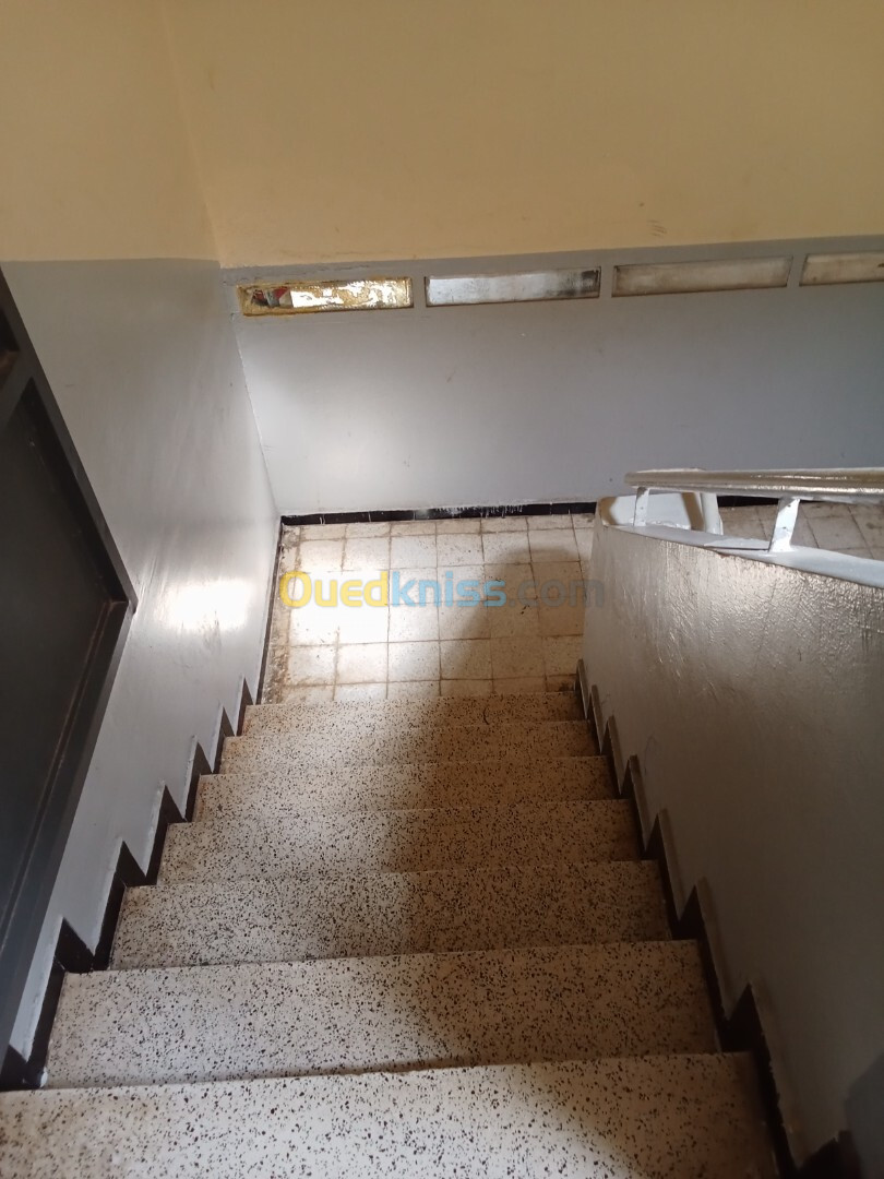 Location Appartement F3 Alger Birkhadem