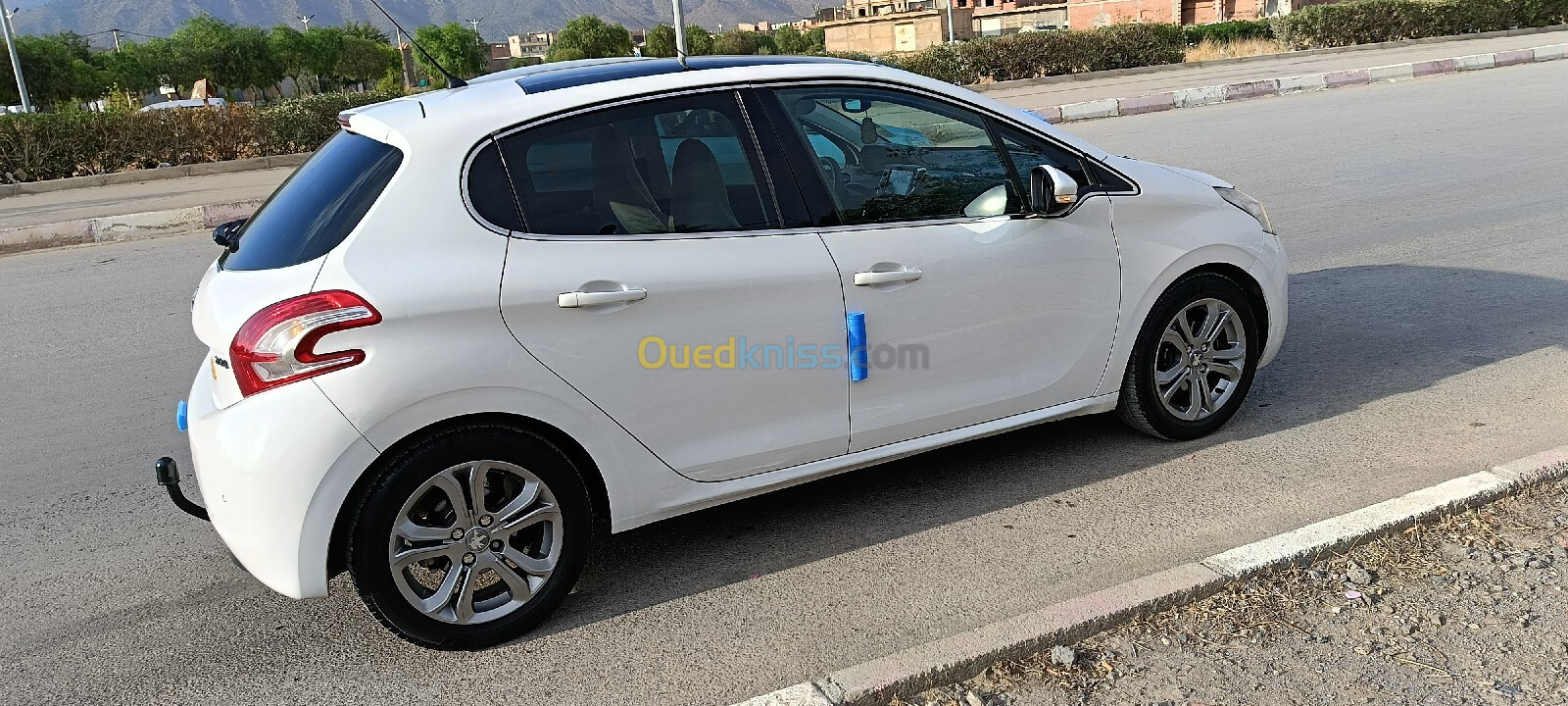 Peugeot 208 2015 Allure