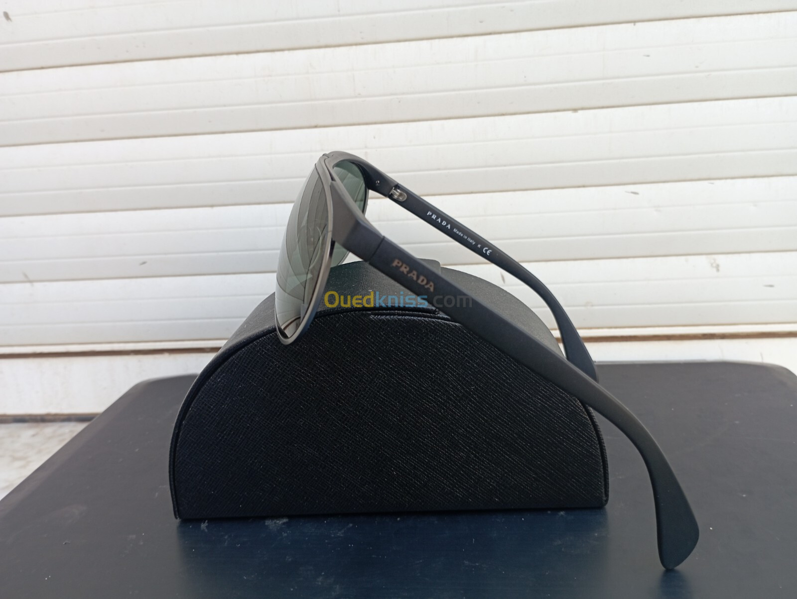 Lunette de soleil ( homme) PRADA 