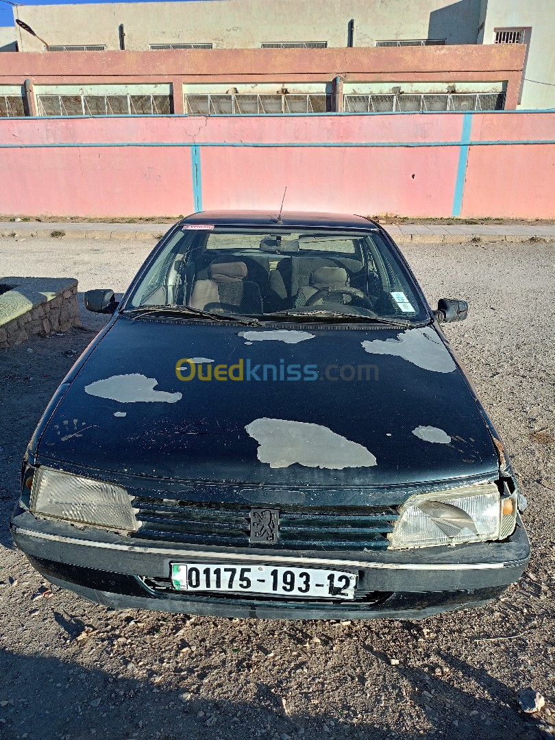 Peugeot 405 1993 لون اخضر داكن املكها منذ   2004الى يومنا هذا