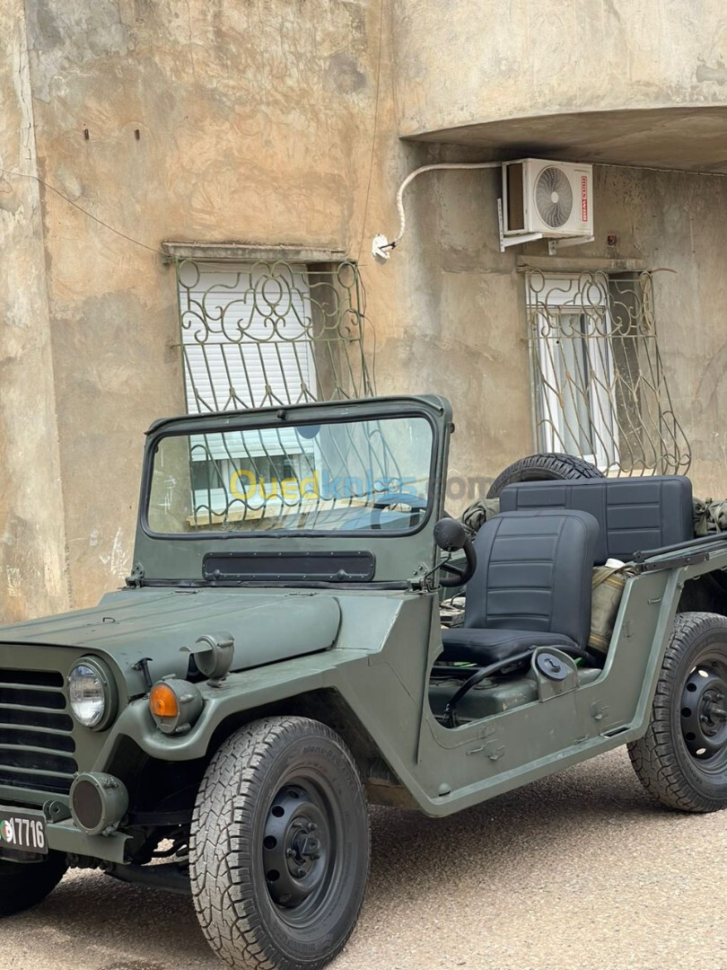 Jeep Willys m151 à 2 1977 