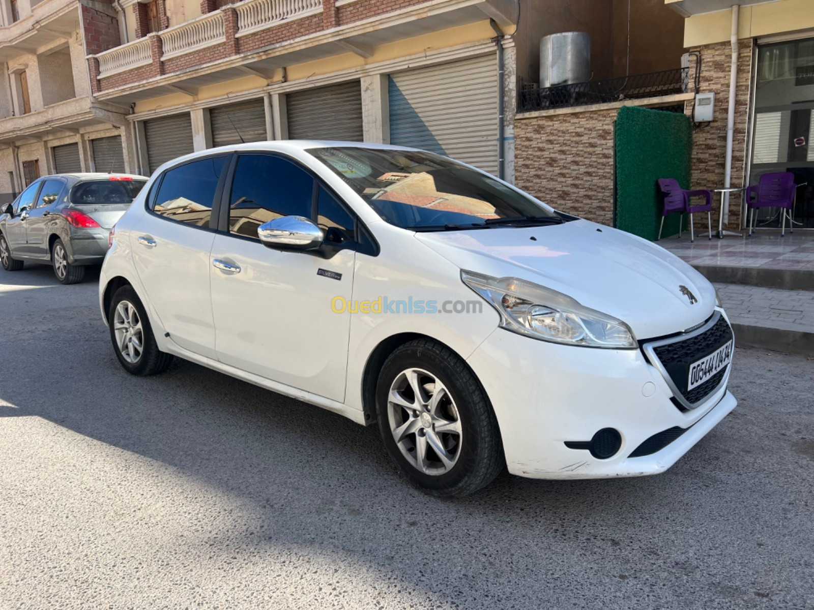 Peugeot 208 2014 Silver Line