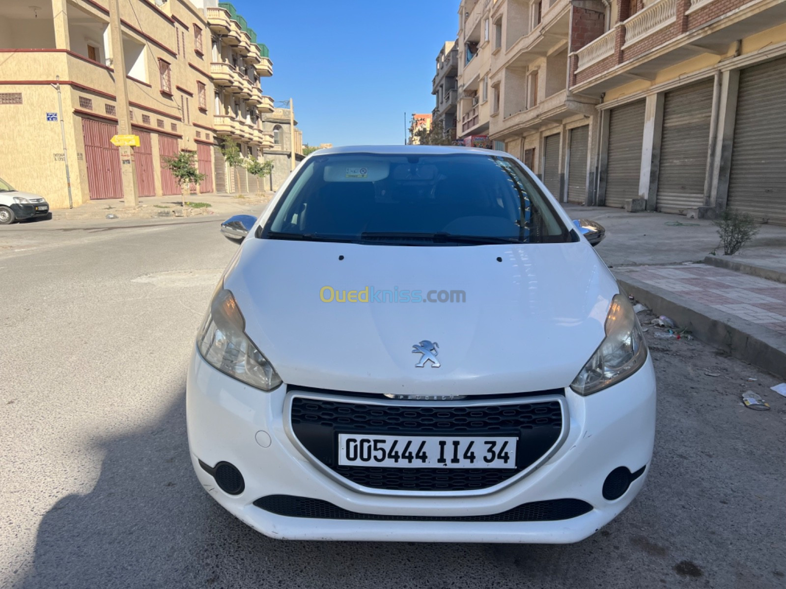 Peugeot 208 2014 Silver Line