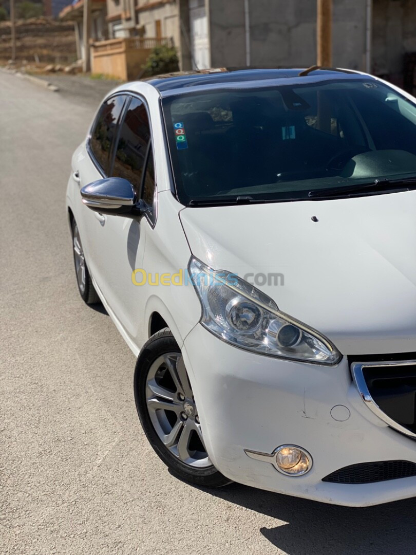 Peugeot 208 2014 Allure