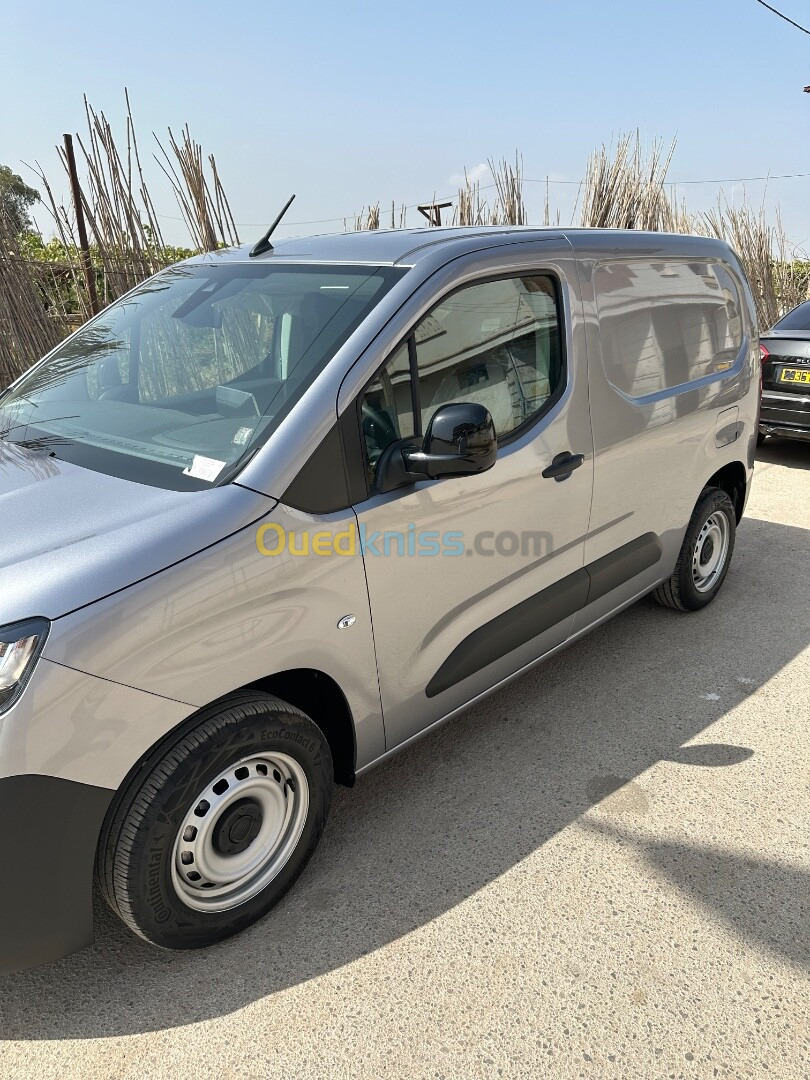 Fiat DOBLO 2024 Italya