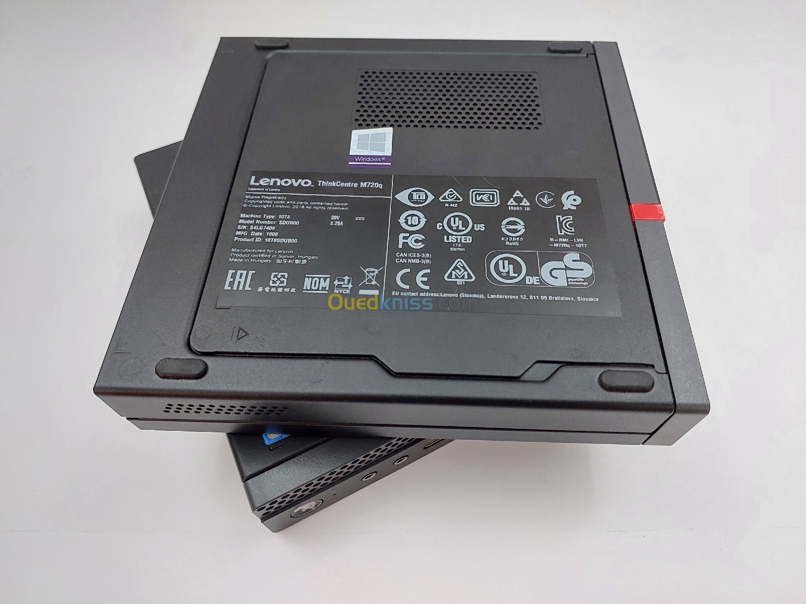 Mini unité Lenovo ThinkCentre M720q i3 8ème/ 8Gb/ 256Gb SSD Caba européen