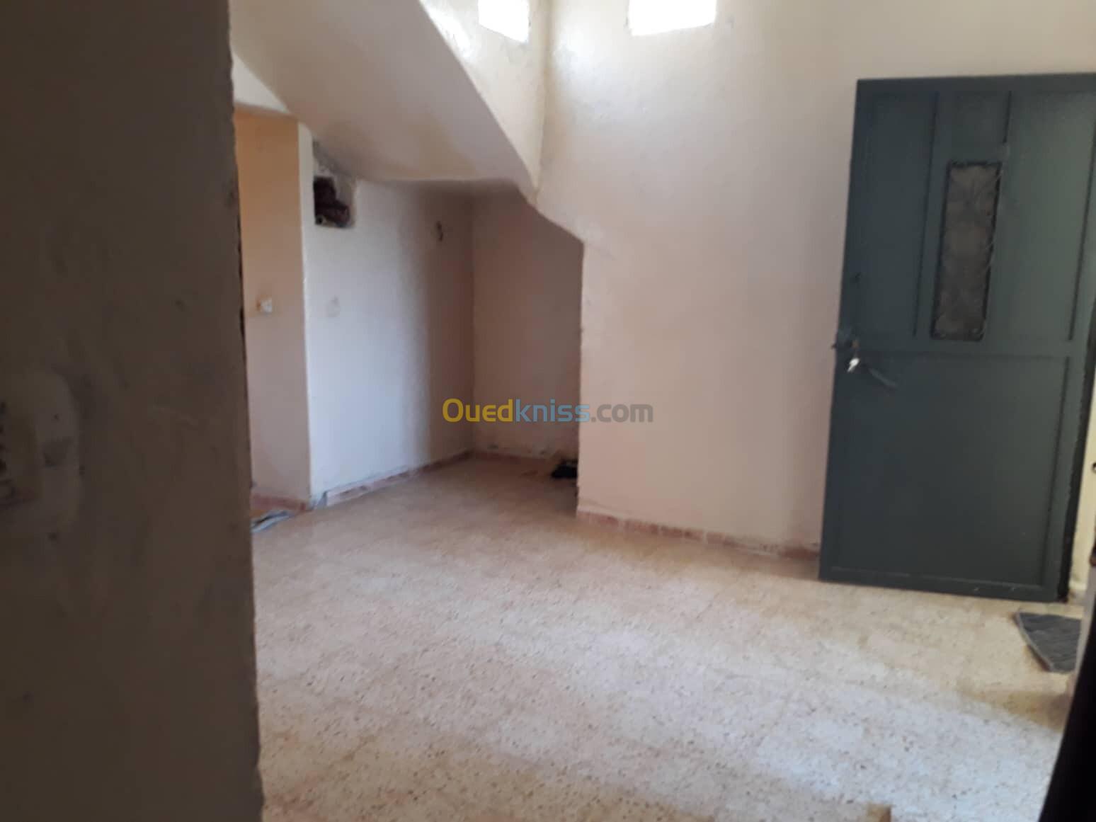 Vente Niveau De Villa F2 Tlemcen Marsa ben mhidi