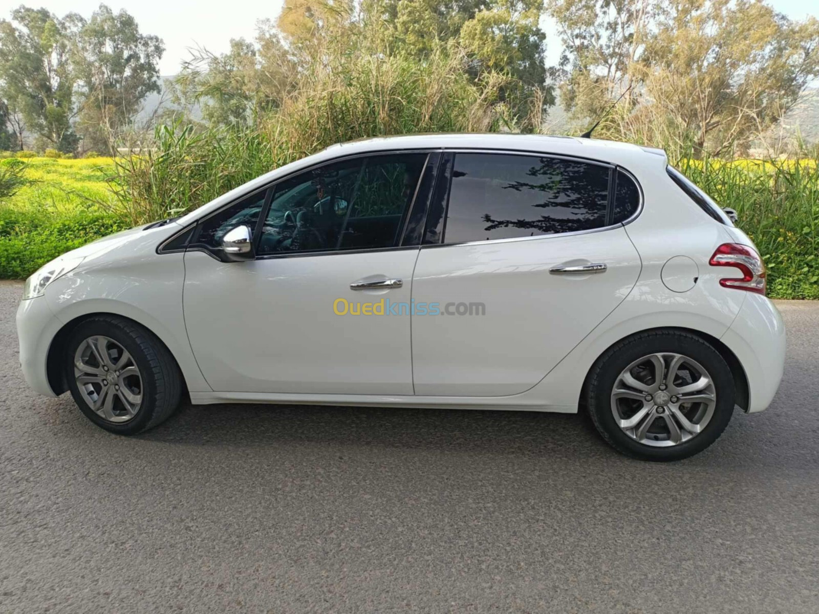 Peugeot 208 2015 Allure