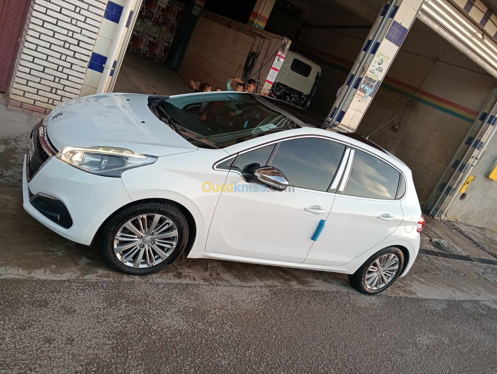 Peugeot 208 2016 Allure Facelift